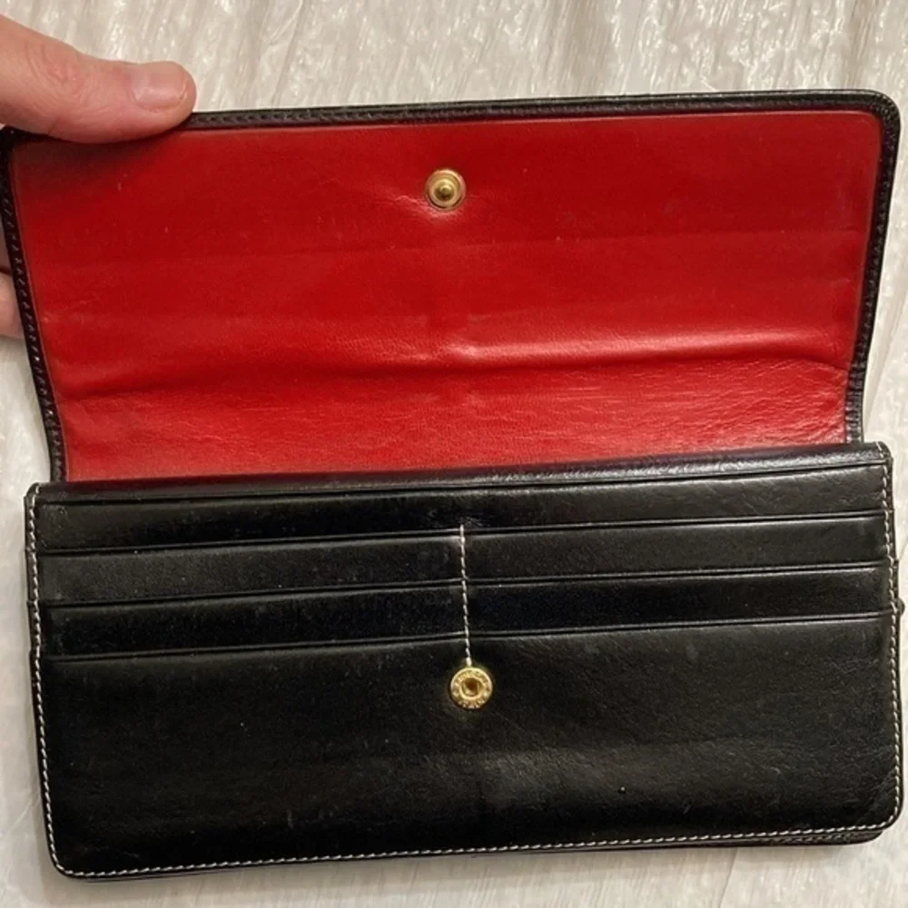 Tusk black leather wallet